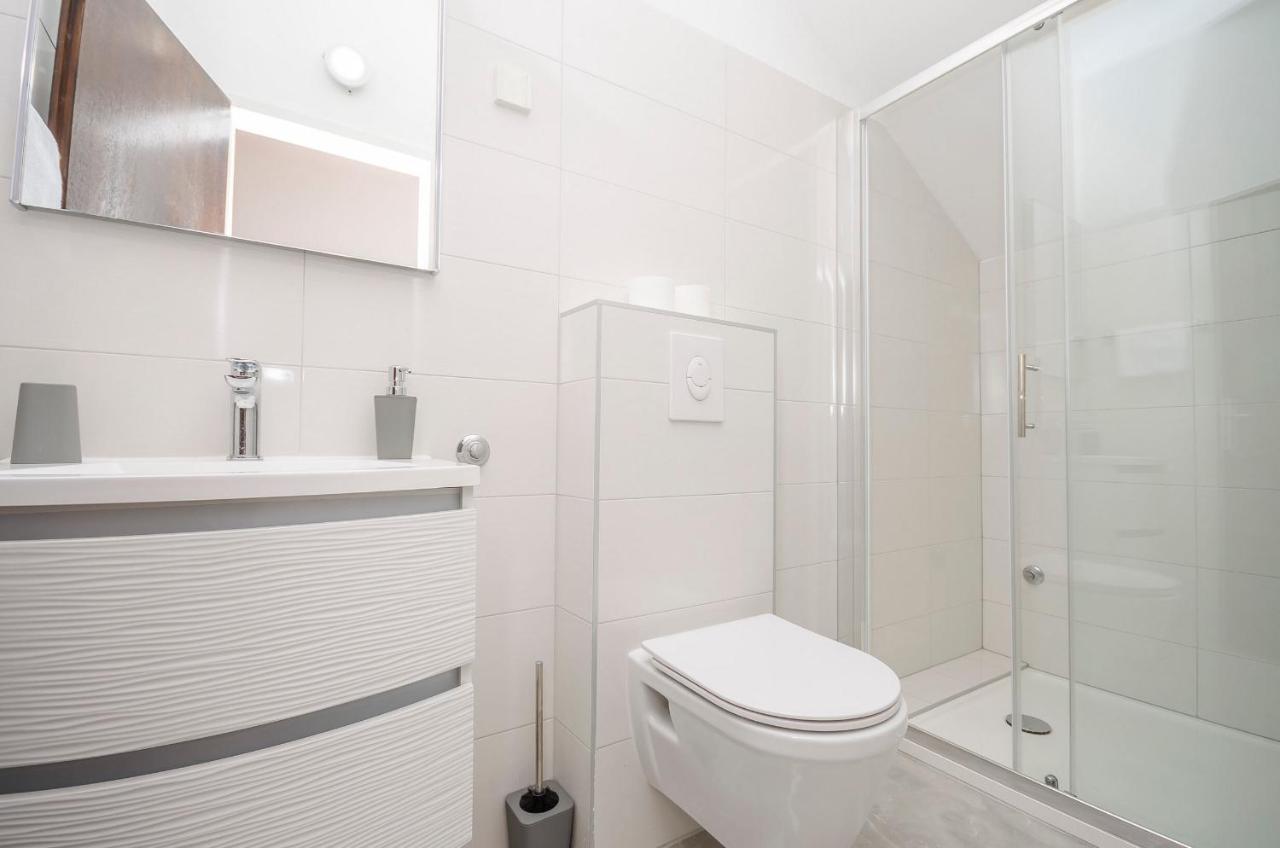 Apartments Zora สตารีกราด-ปาเคลนีซา ภายนอก รูปภาพ