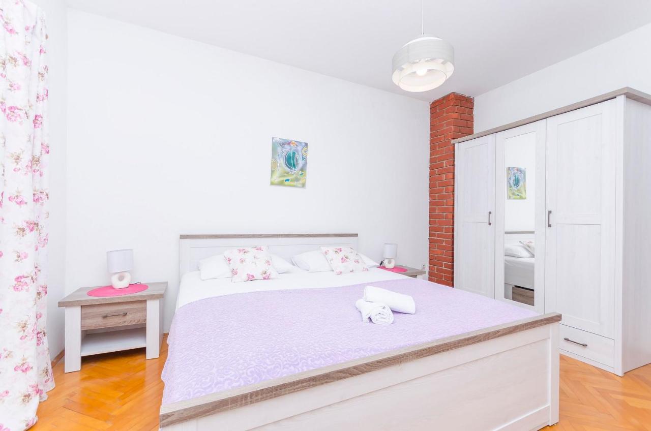 Apartments Zora สตารีกราด-ปาเคลนีซา ภายนอก รูปภาพ